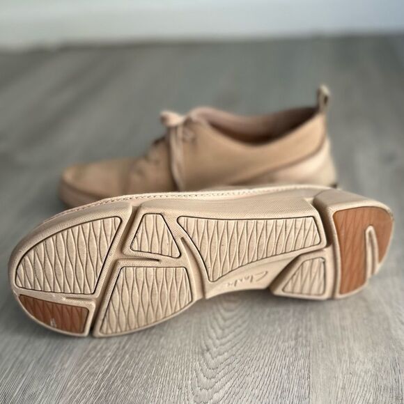 CLARKS Trigenic Flex Shoe 8 - Picture 6 of 8
